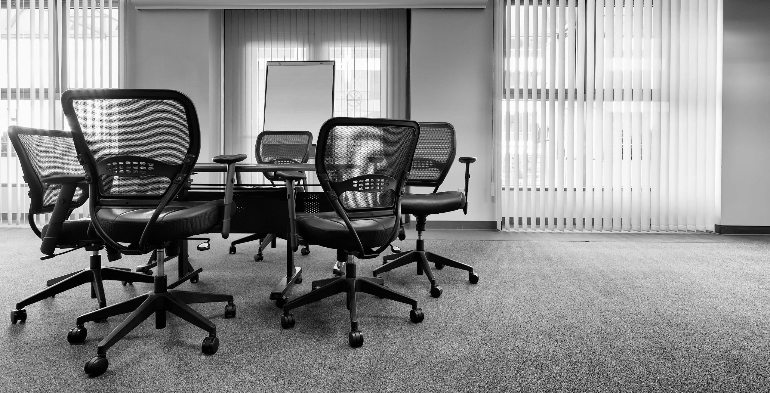 Ergonomic Chairs Vs Normal Chairs – How To Choose?